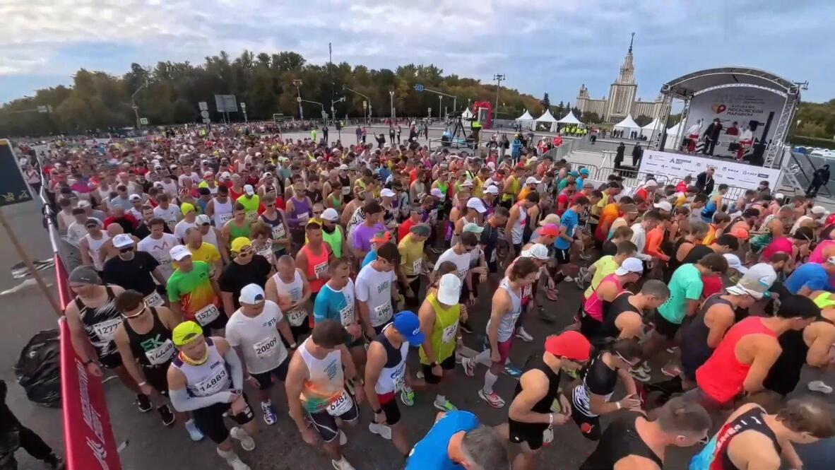 Moscow on the move - Tens of thousands race through Russian capital in city marathon